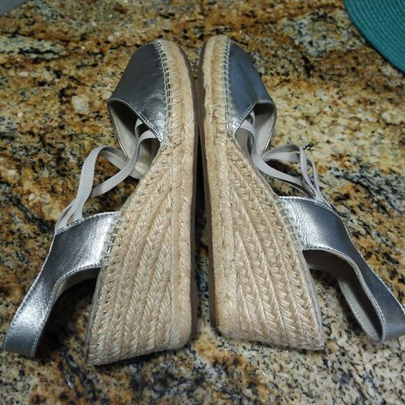 Abeo Sandals Womens 8 Narrow Espadrille Silver Leather Peep Toe Slingback Wedge - Picture 7 of 13